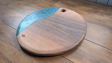 Load image into Gallery viewer, Racing green Resin and Cornish Walnut 36cm round board