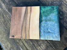 Load image into Gallery viewer, Green silver Walnut resin board
