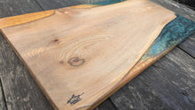 Load image into Gallery viewer, Elm Gold and Green Resin board
