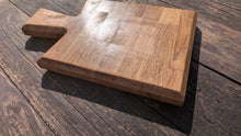 Load image into Gallery viewer, Stave Oak serving board 40cm x 25cm
