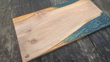 Load image into Gallery viewer, Elm Gold and Green Resin board
