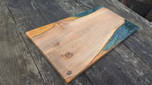 Load image into Gallery viewer, Elm Gold and Green Resin board

