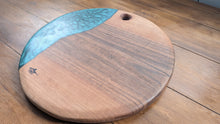Load image into Gallery viewer, Racing green Resin and Cornish Walnut 36cm round board
